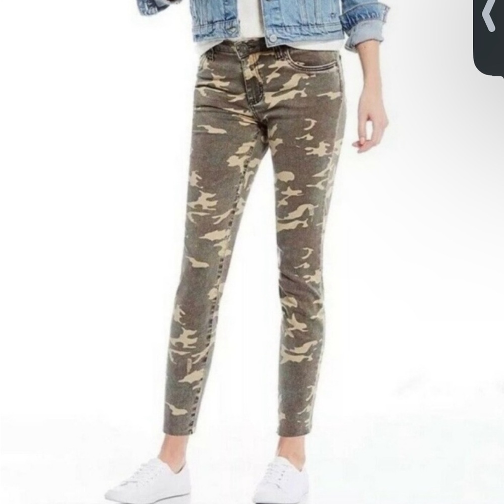 KUT FROM THE CLOTH Distressed Connie High-rise Camo Skinny Pants in Camo Size 4 - Picture 1 of 10
